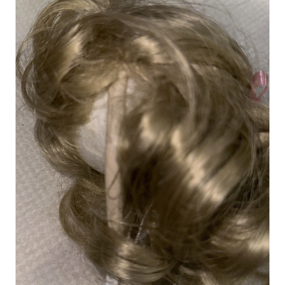 CONNIE Playhouse Doll Wig Size 12-13 Color Pale Blond Modacrylic Wavy - Picture 6 of 9